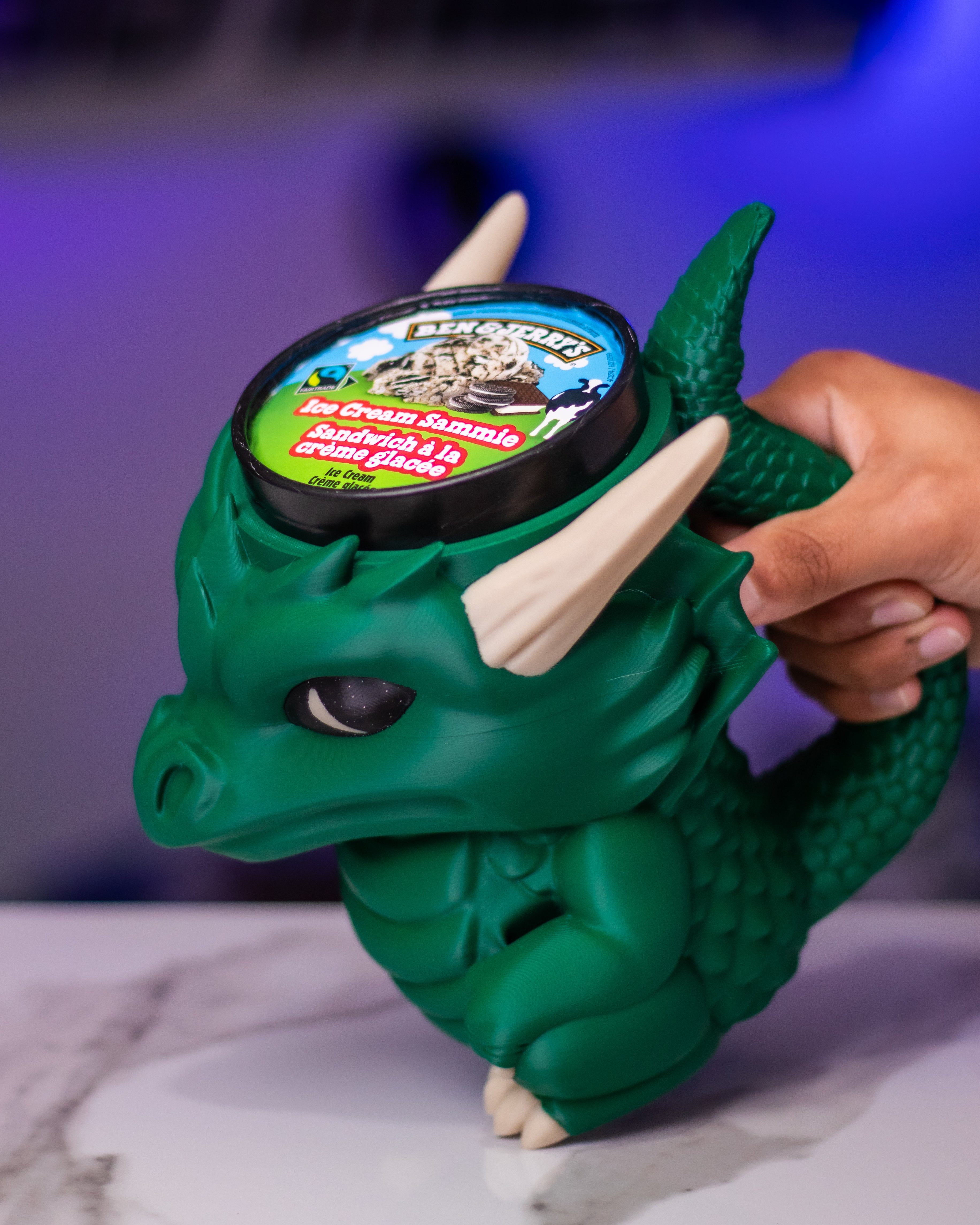 DRAGON PINT HOLDER – Eisbecher-Halter (kompatibel mit 473 ml „Pint“)